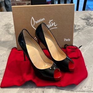 EUC Christian Louboutin Very Prive Patent Pumps - 38